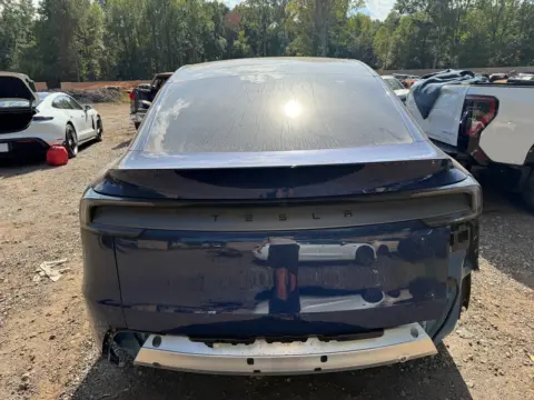Tesla MODEL Y LR RWD